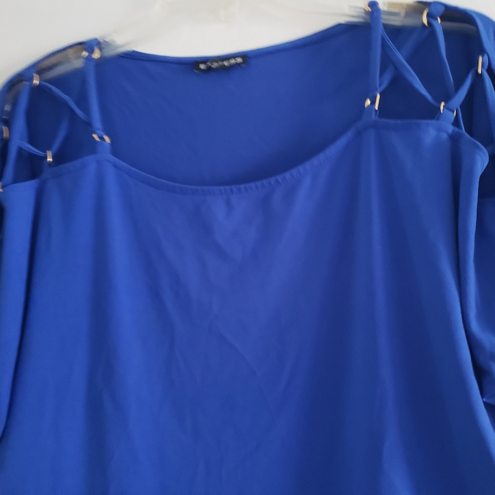 Express Open Shoulder Top - Picture 5 of 6
